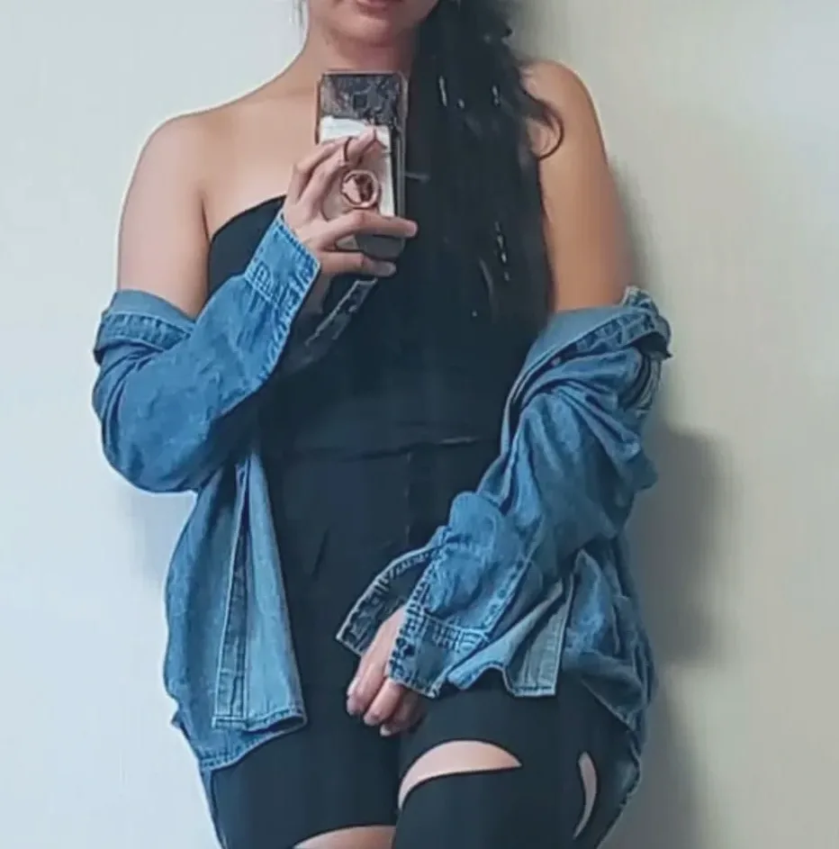 Celina, 28