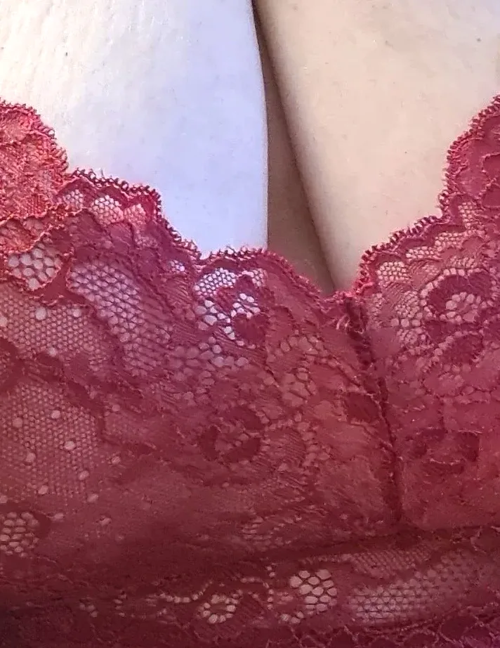 Christina, 32