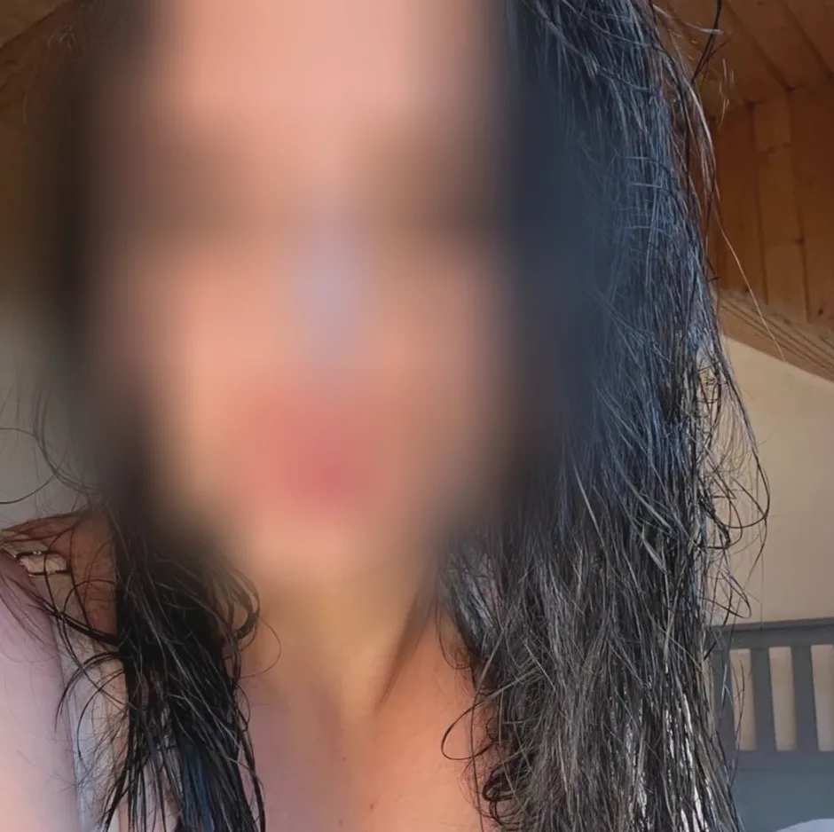 Ela, 21