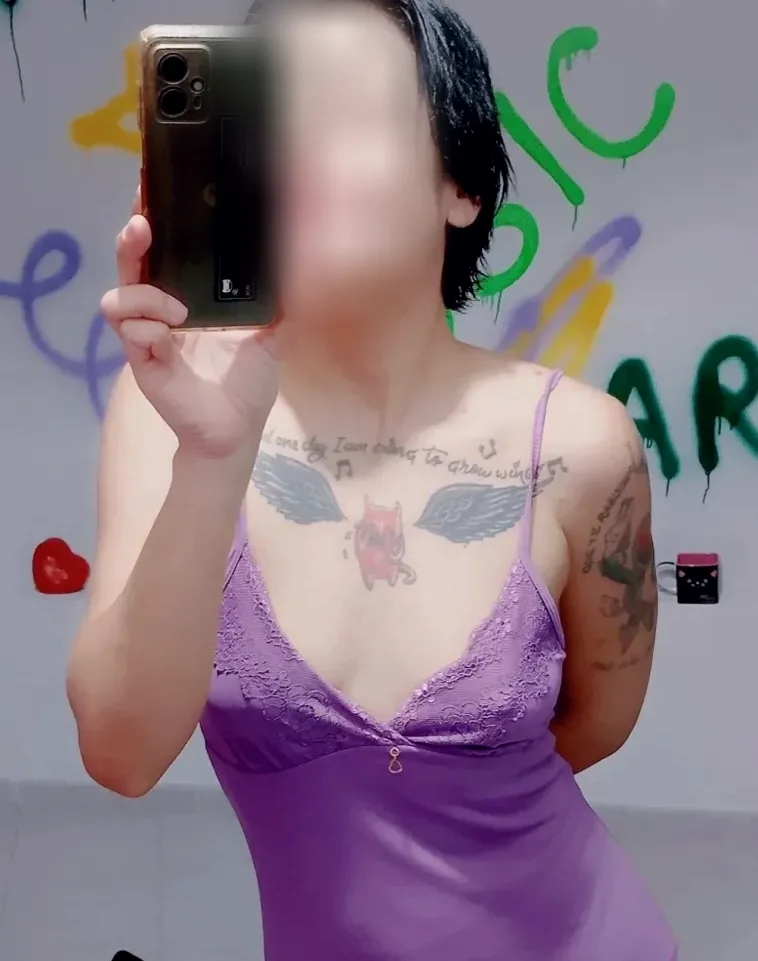 Elif, 21