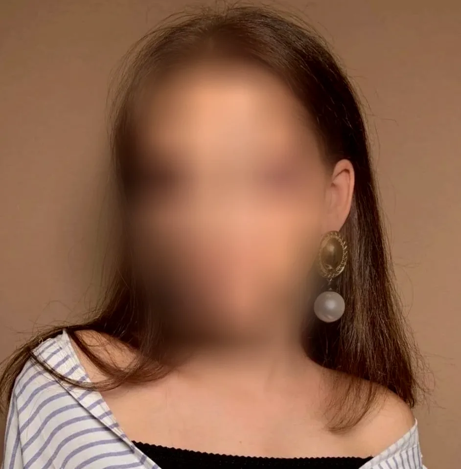 Laura, 21