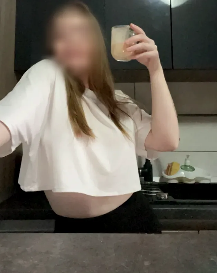 Mira, 27