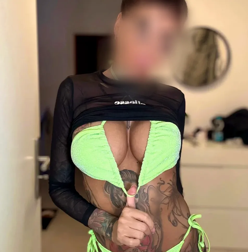 Pia, 37